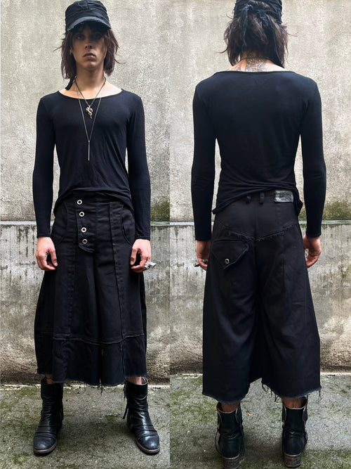 cross pleated capri shorts