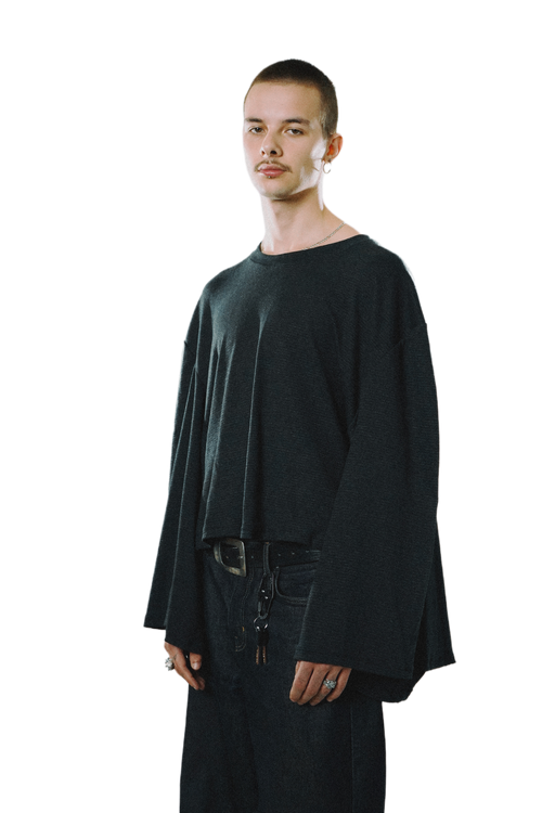wide sleeves longsleeve